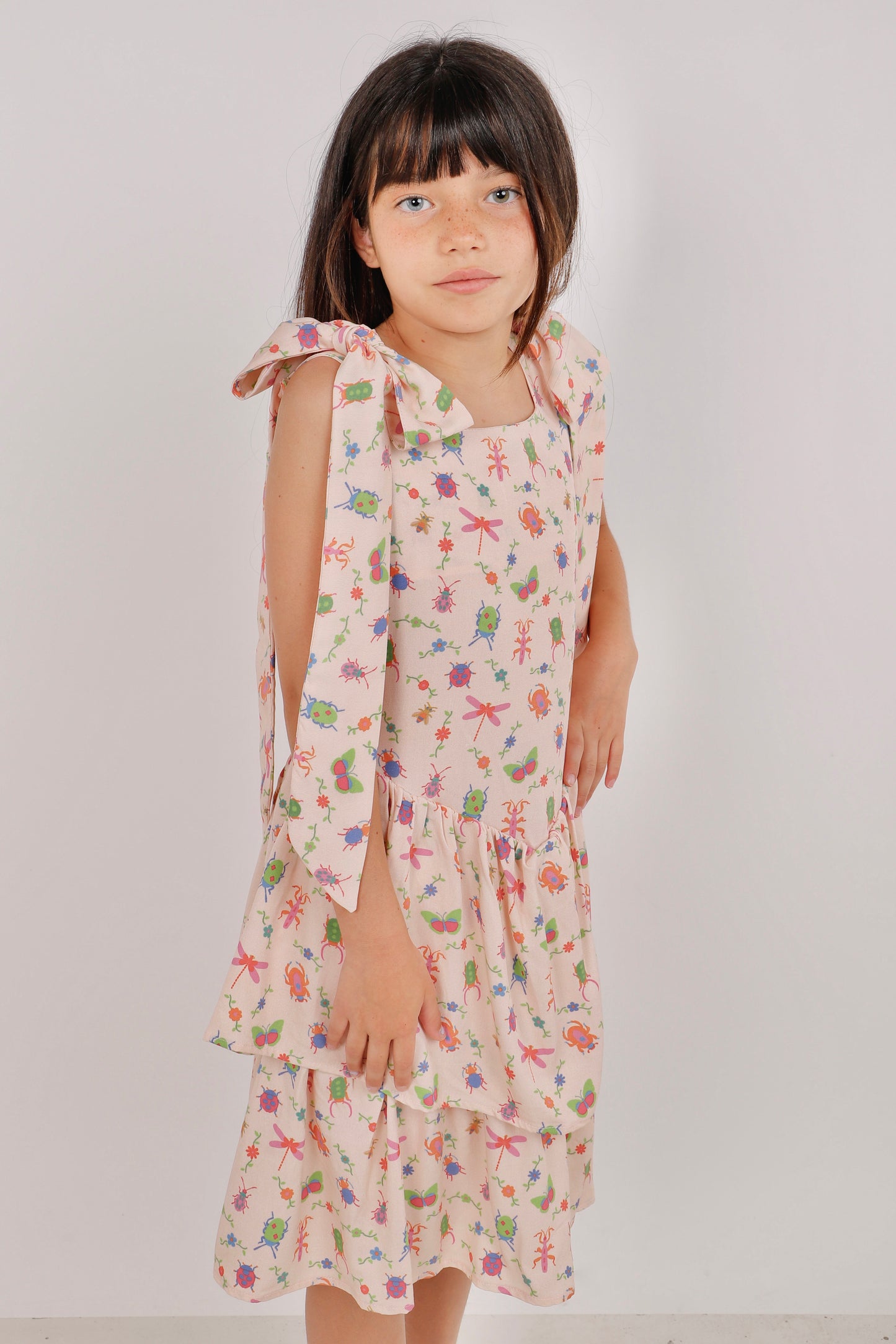 Vestido Expansible de Lazos – Estampado insectos 🎀✨