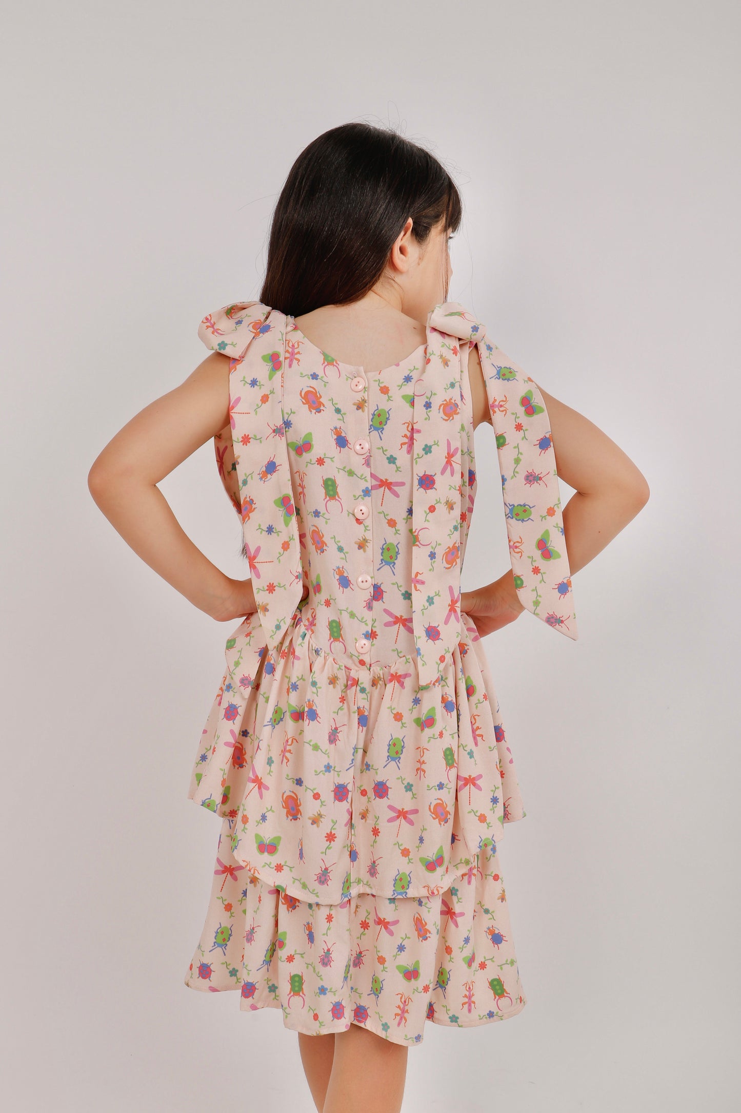 Vestido Expansible de Lazos – Estampado insectos 🎀✨