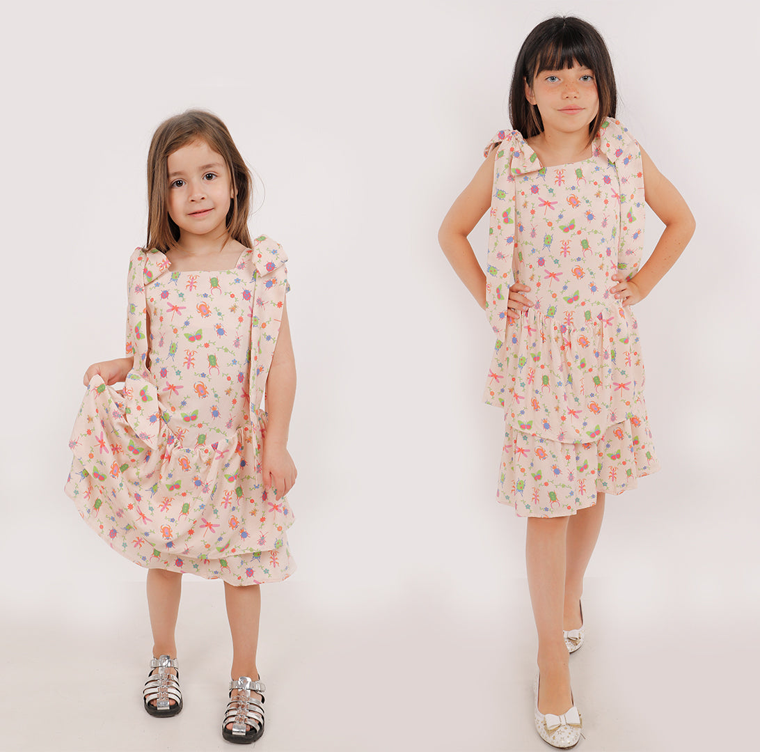 Vestido Expansible de Lazos – Estampado insectos 🎀✨